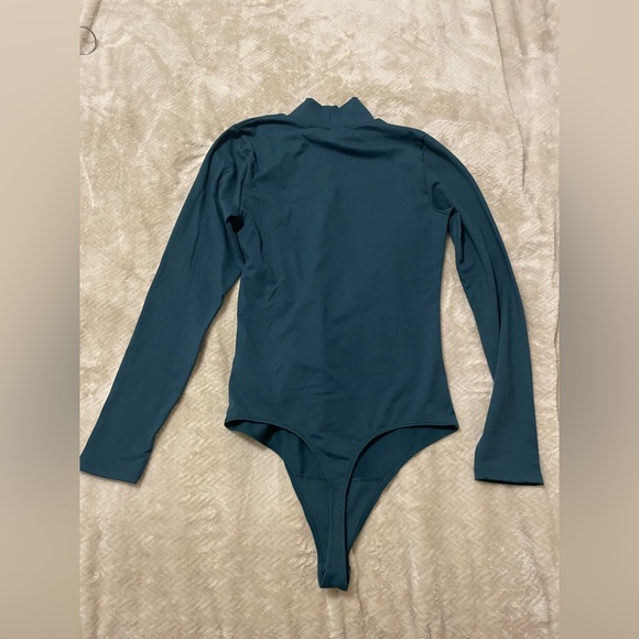 Abercrombie & Fitch Soft A&F Mock Neck Bodysuit - Picture 4 of 4